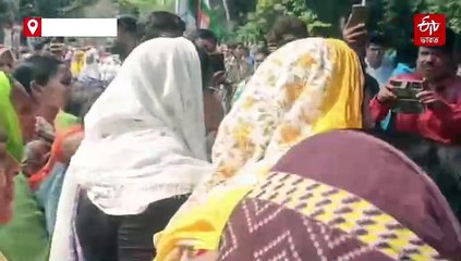 খেলার কেউ রইল না, শহিদ ঝন্টুর কফিনের দিকে শূন্যদৃষ্টিতে তাকিয়ে গ্রামের বাচ্চারা