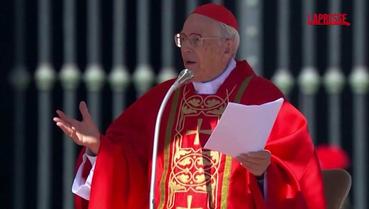 Funerali Papa Francesco, l'omelia del cardinale Re: "Rester? nei cuori la sua immagine a Pasqua in piazza"