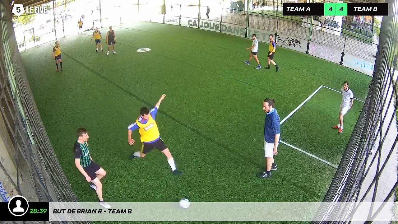 But de Brian R - Team B