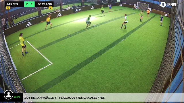 But de Raphaëlle T - Fc Claquettes Chaussettes