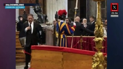 Héctor Sulaimán visitó el cuerpo del Papa Francisco en el Vaticano