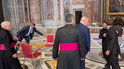 Trump e Zelensky se reúnem à margem do funeral do papa Francisco