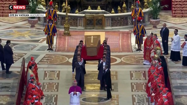 Funérailles du Pape : Revoir en 90 secondes les moments forts et bouleversants de la cérémonie de ce matin et les réactions des fidèles Place Saint-Pierre