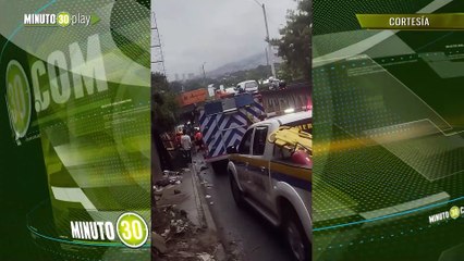 Camión se estrelló en 'la Curva del Diablo' en Moravia  se reporta un fallecido