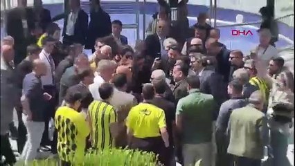 Fenerbahçe Divan Kurulu'nda gerginlik: 'Bir lira para vermedin kulübe!'