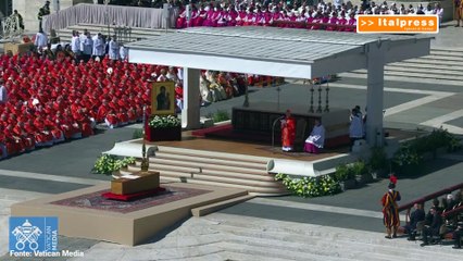 Il video dei momenti più commoventi e importanti dei funerali di Papa Francesco