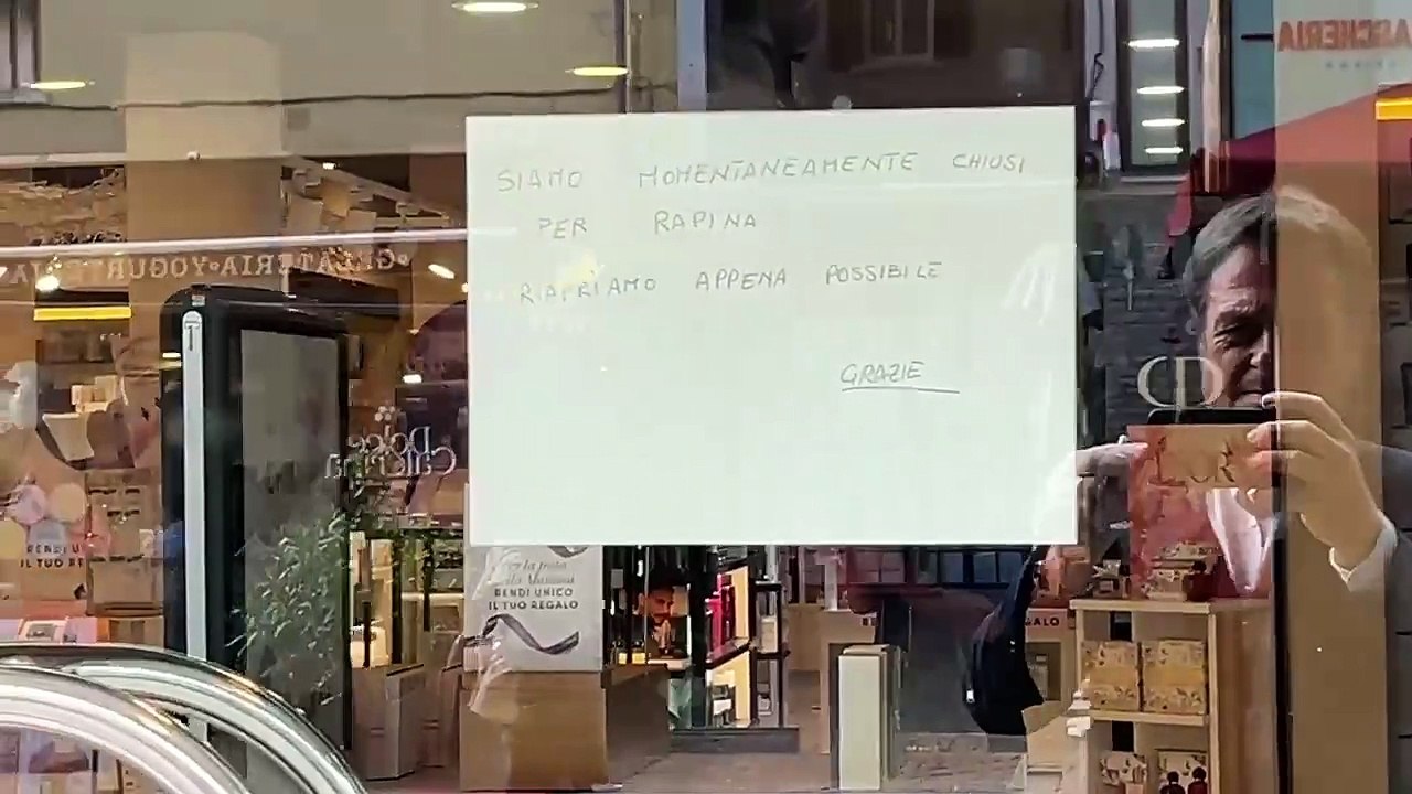 Pontedera, parla una delle commesse minacciate