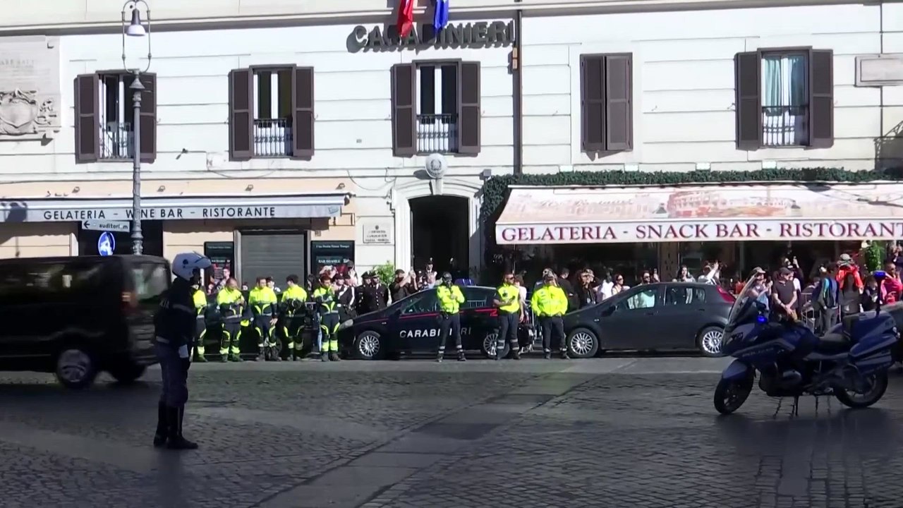 Incredible Scenes as Trump’s Convoy Rolls Through Rome for Pope Francis’ Funeral
