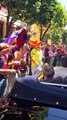 🚗🎉 ¡NOVIA IRRUMPE EN LA FIESTA DEL BARÇA! PASILLO DE HONOR INOLVIDABLE 🤣👰‍♀️
