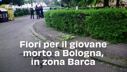 Fiori per il giovane morto a Bologna, in zona Barca