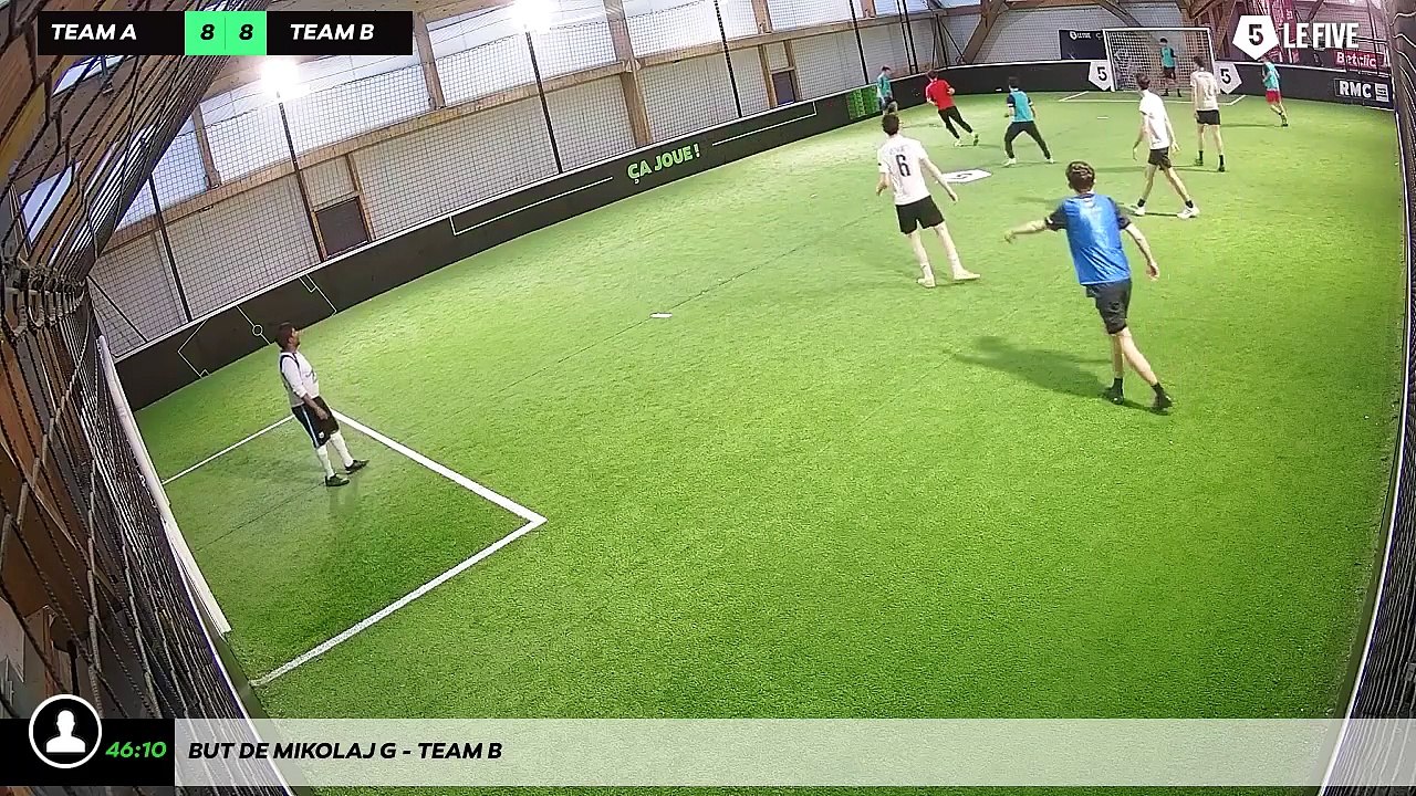 But de Mikolaj G - Team B