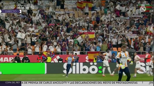 El himno del Real Madrid 'Hala Madrid y nada más' pitado por la afición del Barça