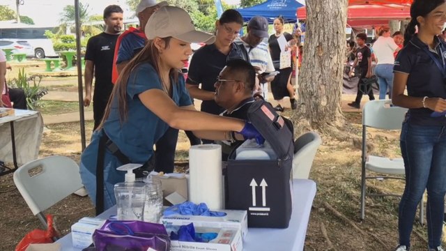 Decenas de personas acuden a feria de salud en La Chorrera para recibir atención médica gratuita