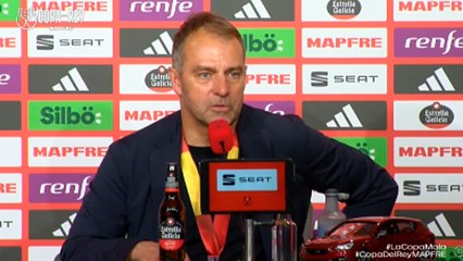 Hansi Flick elogia el desempeño de los jugadores del Barcelona pero van por la Liga y la Champions