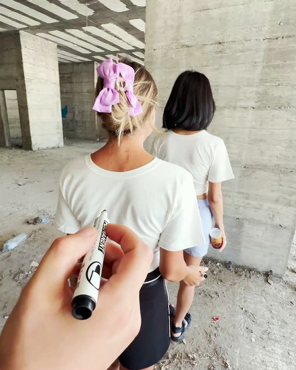 Draw on my back graffiti challenge! 🤣