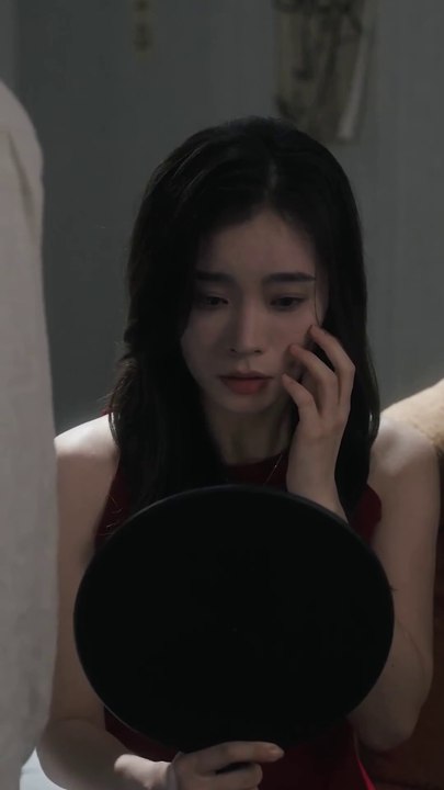 Girl Imprisoned by Father for 10 Years, Unexpectedly Saves Drowning CEO and Changes Her Life Forever!