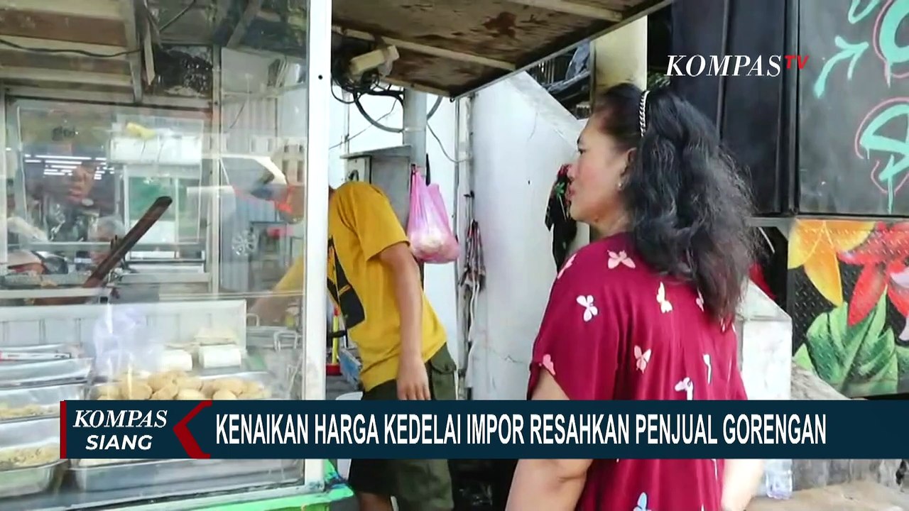 [FULL] Harga Kedelai Tembus Rp12 Ribu-Ukuran Tahu Tempe Mengecil, Pedagang Gorengan Terdampak