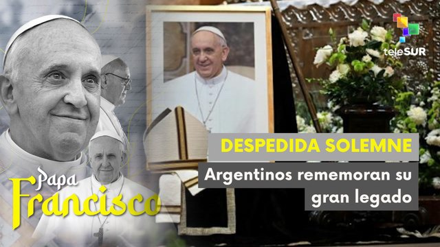 Fieles asistieron a la catedral metropolitana de Argentina para despedir al Papa Francisco