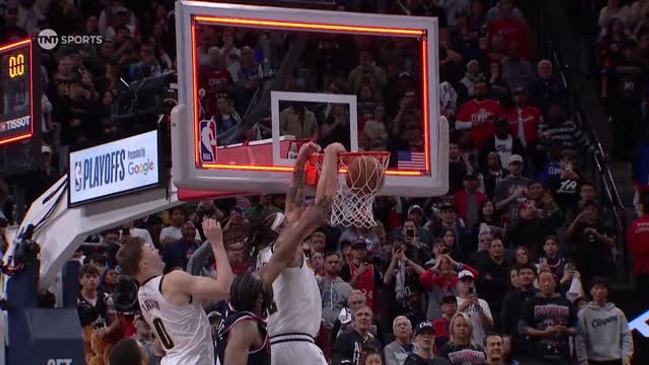 Nuggets snatch victory with controversial buzzer-beating dunk