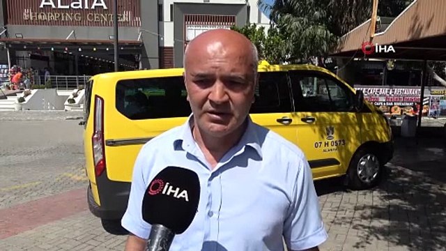 Takside unutulan 18 bin 300 euroyu sahibine teslim etti