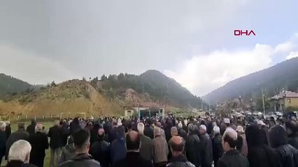 Köylünün yağmur duası sırasında ilginç anlar