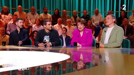 Frédéric Lopez gêné après une plaisanterie d'un invité sur Kendji Girac dans "Quelle époque !"