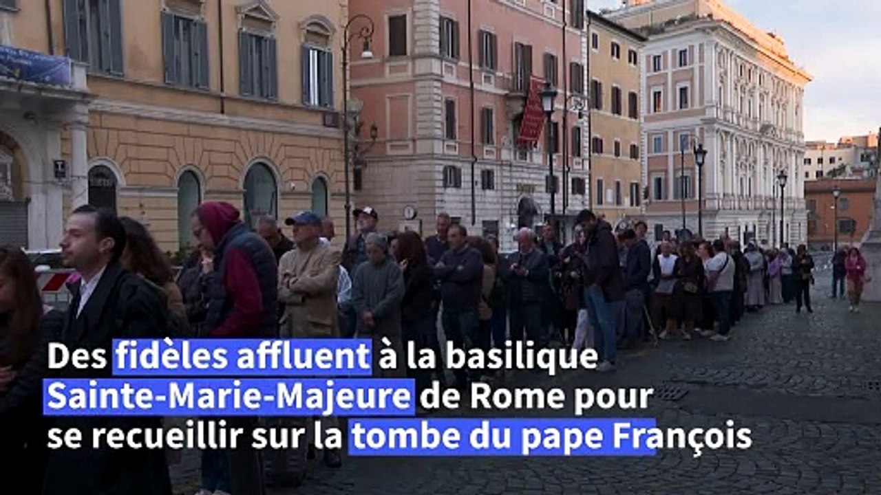Les fidèles se recueillent sur la tombe du pape François à la basilique Sainte-Marie-Majeure