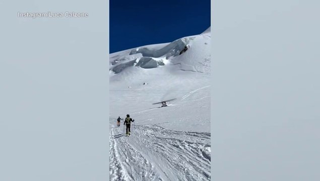 Monte Rosa, aereo sfiora un gruppo di scialpinisti: la folla manovra e la tragedia sfiorata