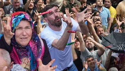 Manisa’da Uluslararası Manisa Mesir Macunu Festivali kapsamında 8 ton mesir macunu halka dağıtıldı