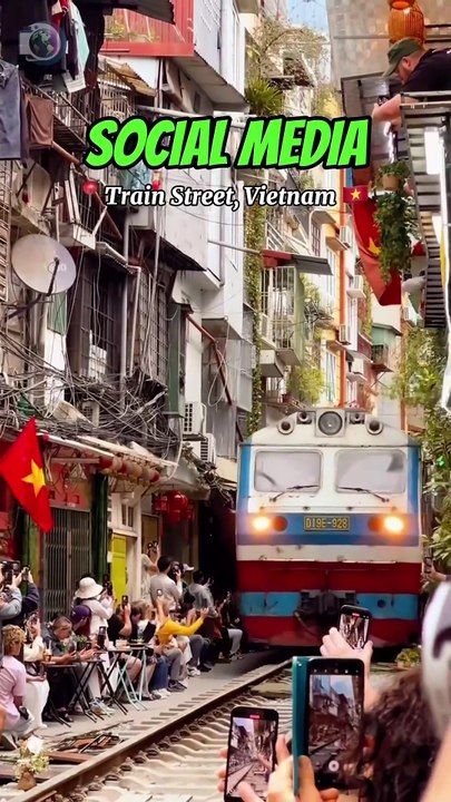 The Train… 😳 #travel