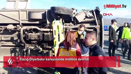 Elazığ'da midibüs devrildi