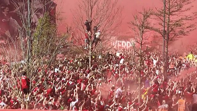 MADNESS IN LIVERPOOL: Fans ERUPT as Team Bus ARRIVES Ahead of TITLE DECIDER