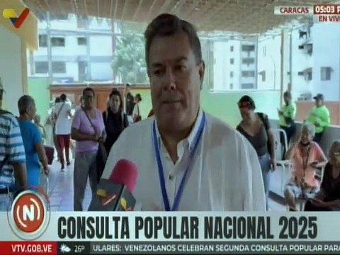 Ciudadanos de la parroquia El Valle ejercen su derecho al sufragio en la 2da Consulta Nacional