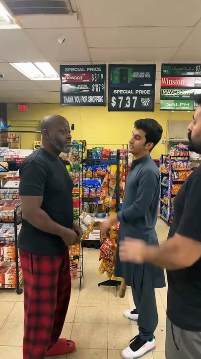 Fight between 2 guy crazy