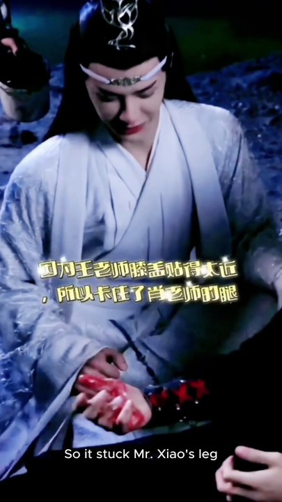 肖老师化妆中，王老师还紧紧牵着！这谁顶得住啊！🎨🤝 While Xiao Was Getting His Makeup Done, Wang Still Held His Hand—How Can Anyone Resist?!