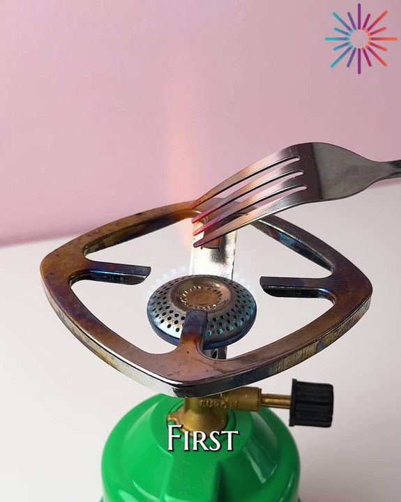 Instantly freshen your bathroom with this simple hack! 🧼🌿