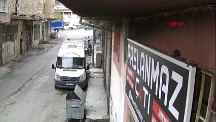 2 yaşındaki çocuk pencereden çöp konteynerine düştü