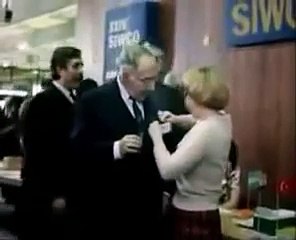 Srdečný pozdrav ze zeměkoule | movie | 1983 | Official Trailer