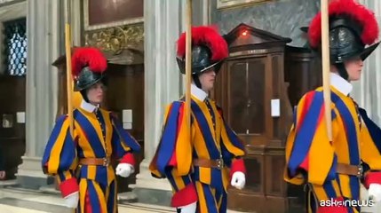 L'omaggio di 110 cardinali alla tomba del Papa a Santa Maria Maggiore