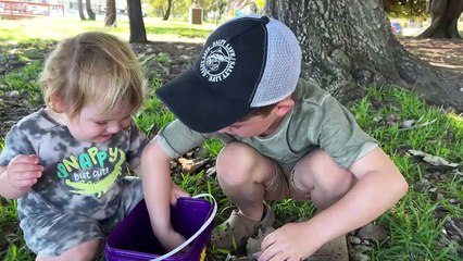 Toddler Beach Adventure: Spencer & Finn’s Playdate at Budds Beach! ||