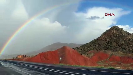 Türkiye'nin kızıl tepelerindeki büyüleyici anlar kamerada!