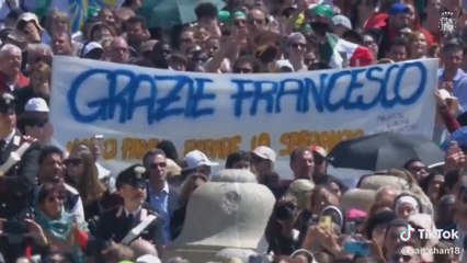 El gesto del rey Felipe en el entierro del papa que ha pasado desapercibido y que dice mucho de él