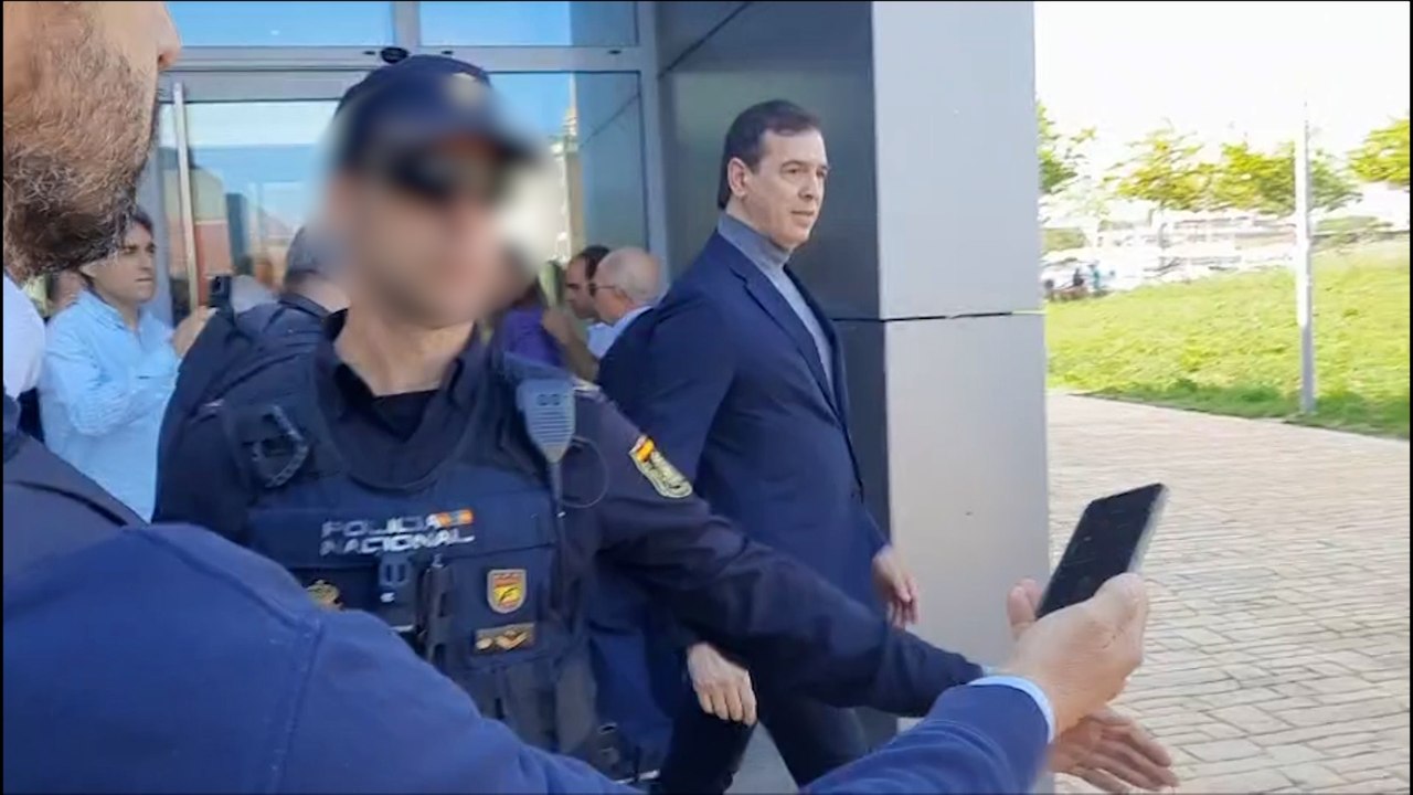 La jueza procesa al hermano de Pedro Sánchez por tráfico de influencias y prevaricación