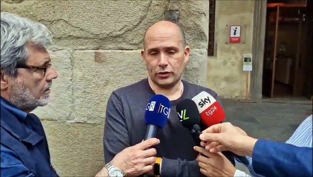 Omicidio moschea in Francia, l'assassino si costituisce a Pistoia. E' stata la zia a convincerlo a presentarsi alla polizia