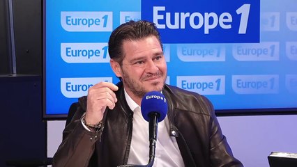 Joe Dassin «disait, faire une chanson simple, c'est très compliqué.», raconte son fils Julien