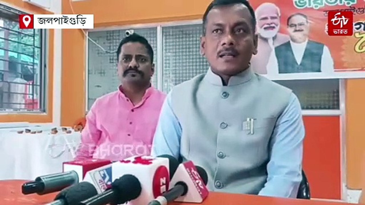 দালাল চক্র বন্ধে পিএফ দফতরে সাংসদ মনোজ টিজ্ঞা