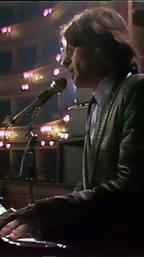 Claudio Baglioni live in: Avrai. Dal teatro di Orvieto 15 01 1983. Teleregione Toscana.