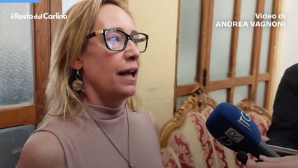 Ilaria Cucchi ad Ascoli per la fornaia antifascista: "Ci tenevo a stringerle la mano"