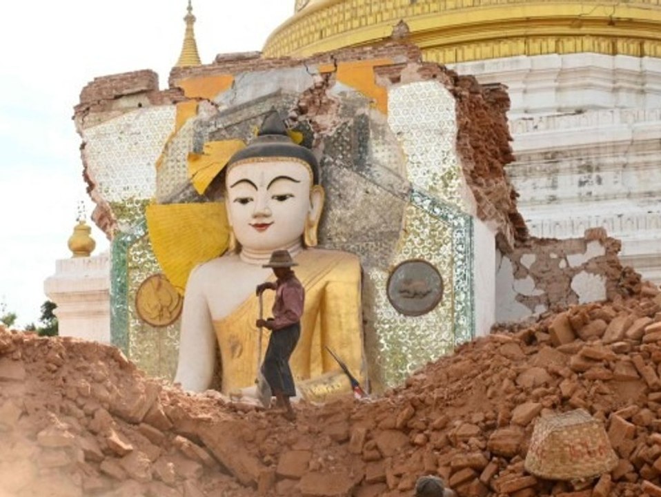 Trümmer und Ruinen: Heilige Pagoden in Myanmar durch Erdbeben zerstört
