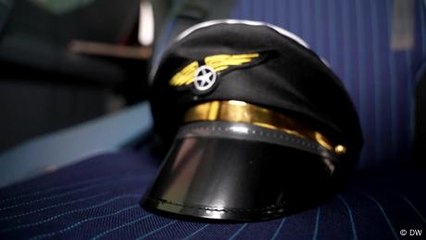 From two pilots to one: Is that (still) safe?